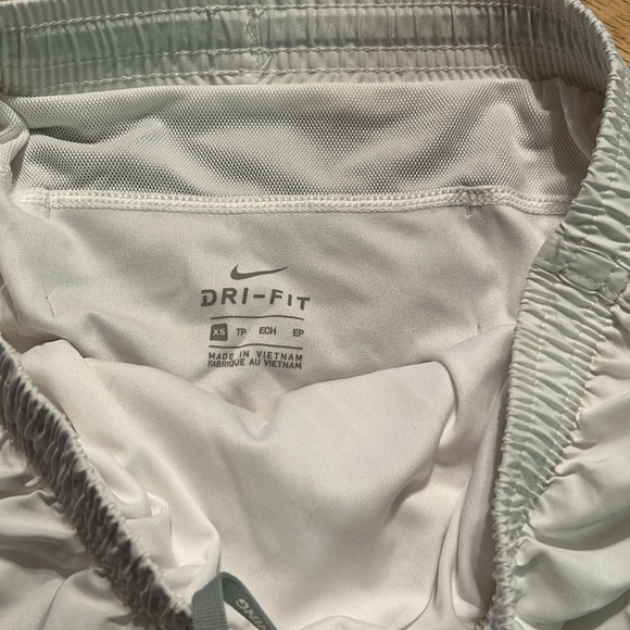 Nike shorts - Picture 3 of 8